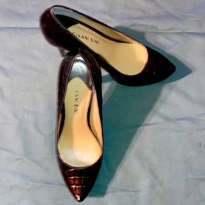Gianni Bini faux alligator heels size 7.5